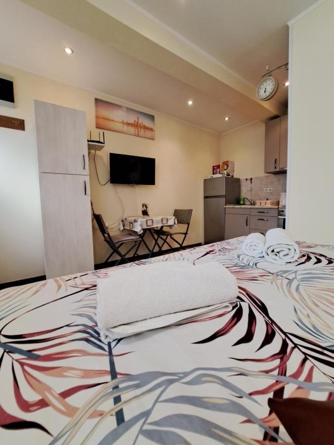 Meressa Nina&Leo Studio Apartments Novigrad  Exterior photo