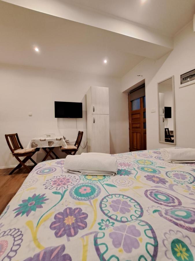 Meressa Nina&Leo Studio Apartments Novigrad  Exterior photo