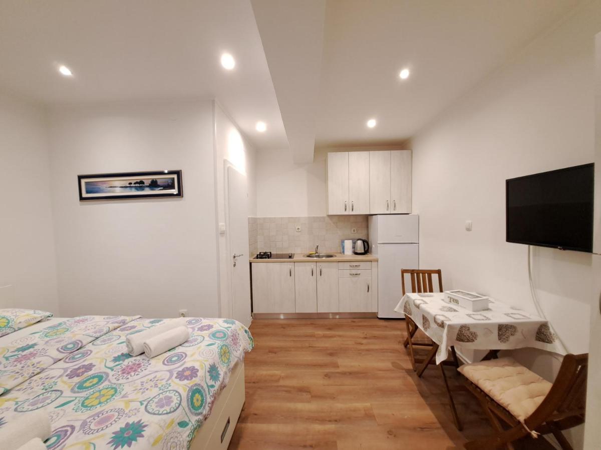 Meressa Nina&Leo Studio Apartments Novigrad  Exterior photo